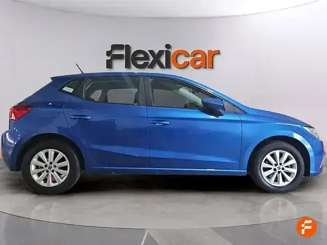 Usado Seat Ibiza Style 110 CV (80 kW) 2023 Azul Utilitario