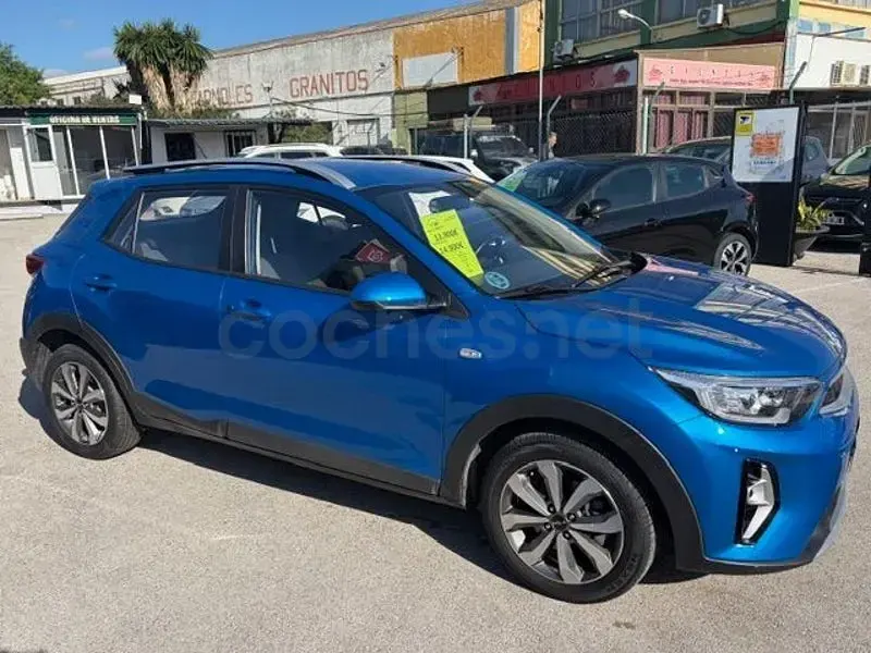 Usado Kia Stonic 100 CV (73 kW) 2022 Azul SUV