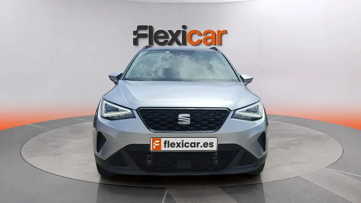 Usado Seat Arona Style 110 CV (80 kW) 2023 Blanco SUV