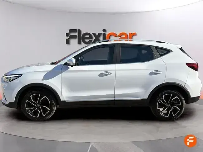 Usado MG ZS Luxury 111 CV (81 kW) 2023 Blanco SUV