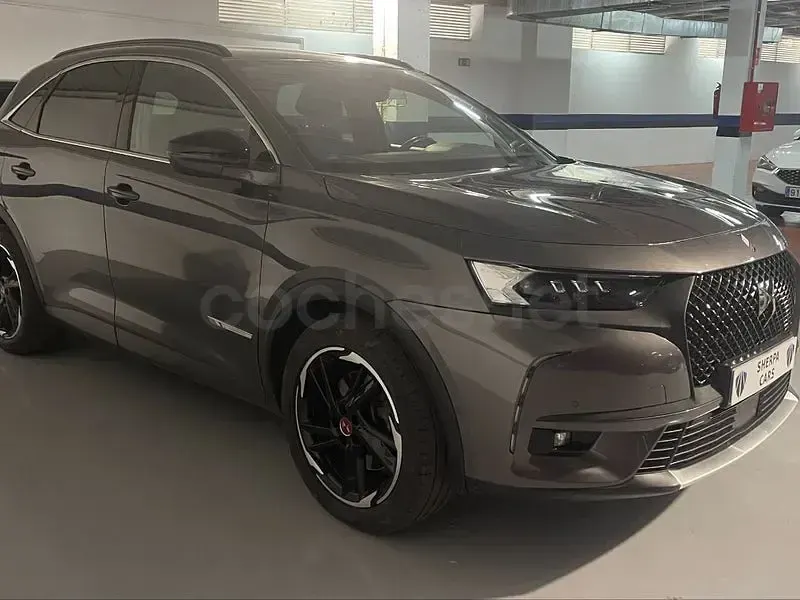 Usado DS Automobiles DS7 Crossback Performance 225 CV (165 kW) 2022 Gris / plata SUV
