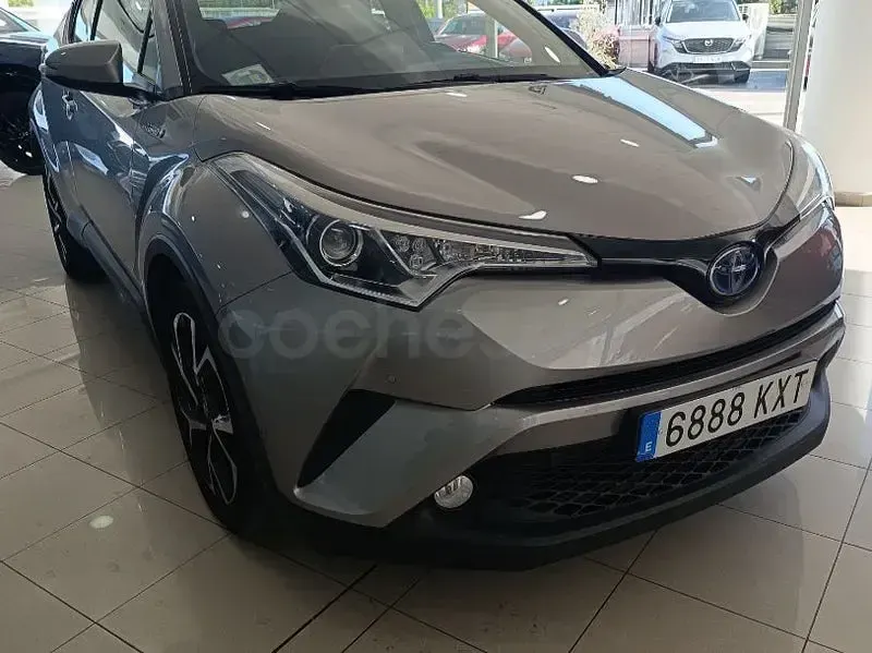Usado Toyota C-HR Advance 122 CV (89 kW) 2019 Gris / plata SUV