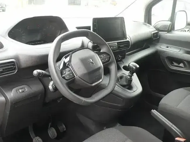 Usado Peugeot Partner 101 CV (74 kW) 2023 Blanco Monovolumen