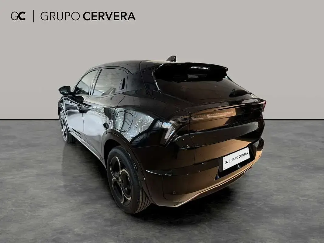 Nuevo Alfa Romeo Junior 147 CV (108 kW) 2026 Negro SUV