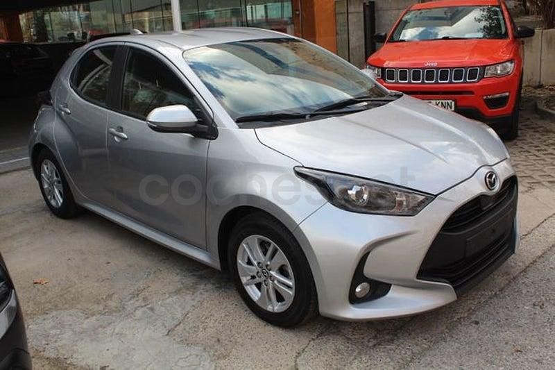 Usado Mazda 2 Center-Line 116 CV (85 kW) 2023 Gris / plata Utilitario