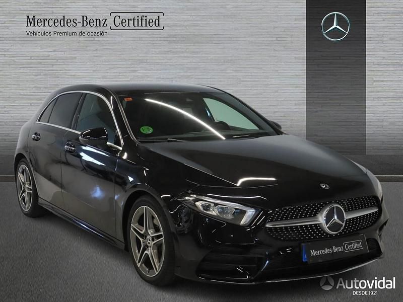 Usado Mercedes A180 116 CV (85 kW) 2023 Negro noche Berlina