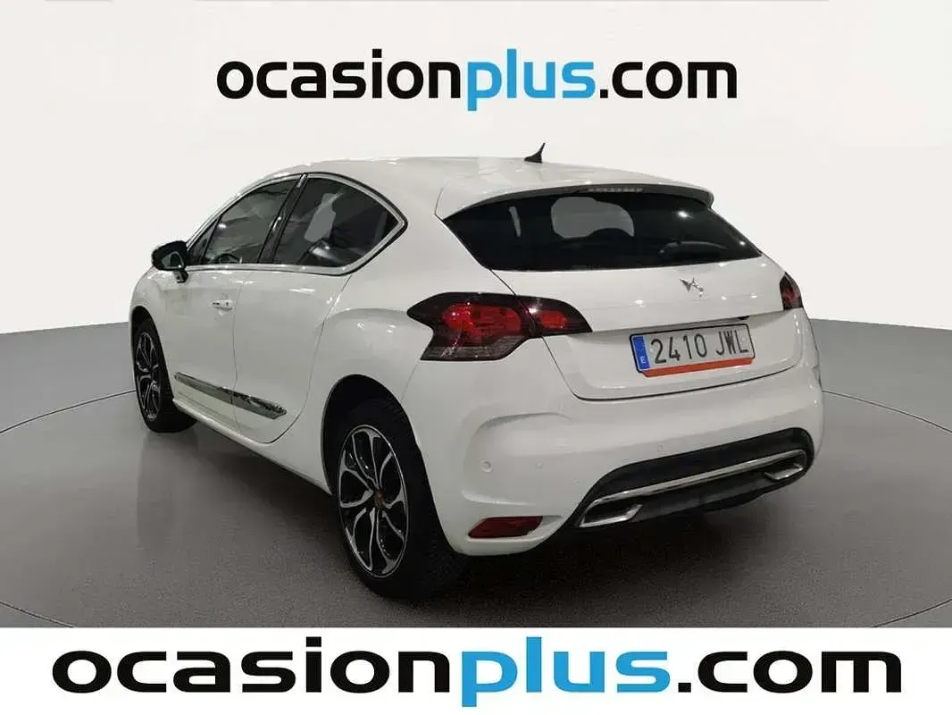 Usado DS Automobiles DS4 Style 131 CV (96 kW) 2017 Rojo Utilitario