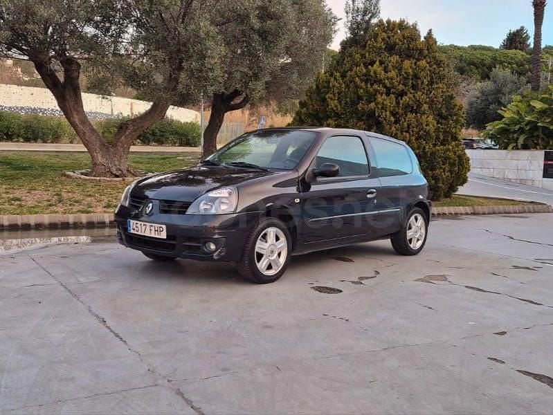 Usado Renault Clio II Authentique 75 CV (55 kW) 2007 Negro Berlina