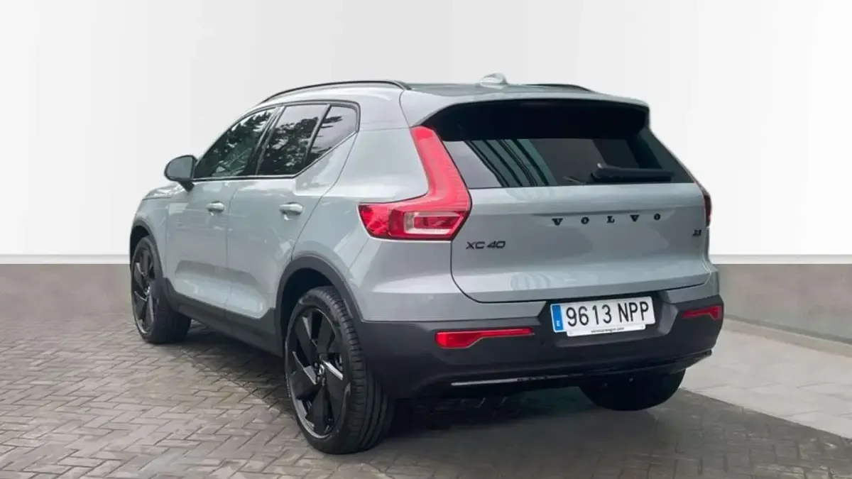 Nuevo Volvo XC40 Plus 163 CV (119 kW) 2026 Gris SUV