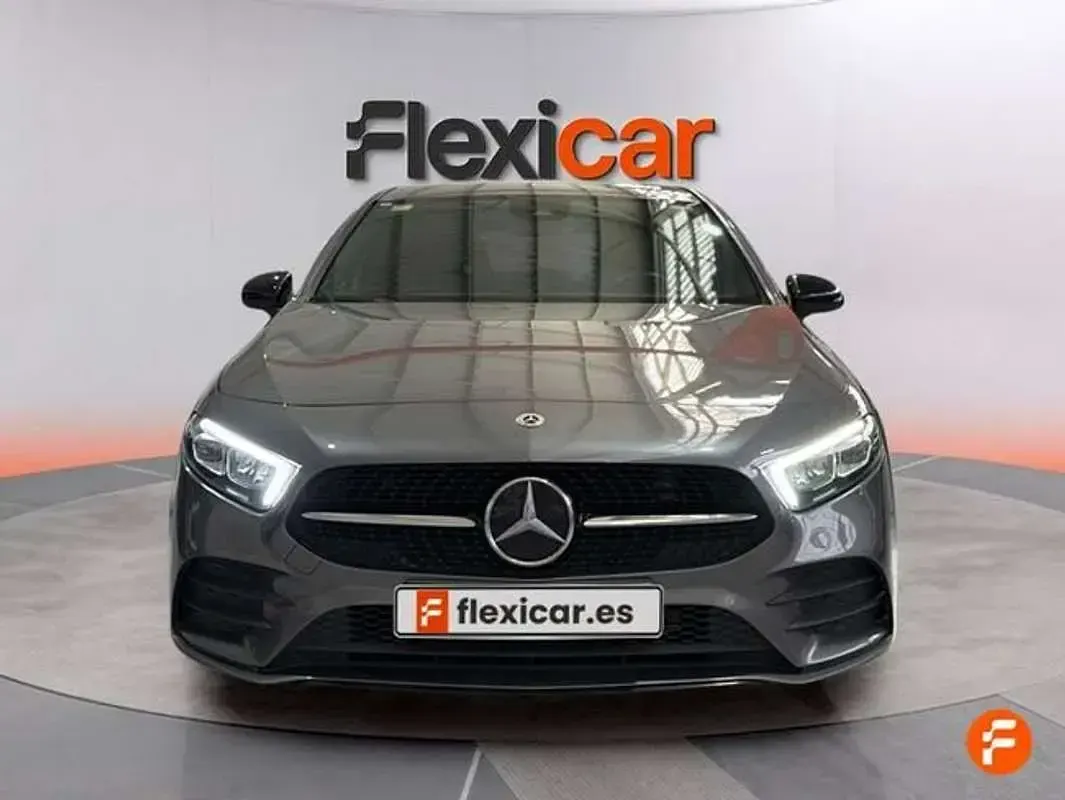 Usado Mercedes A180 136 CV (100 kW) 2021 Gris Berlina
