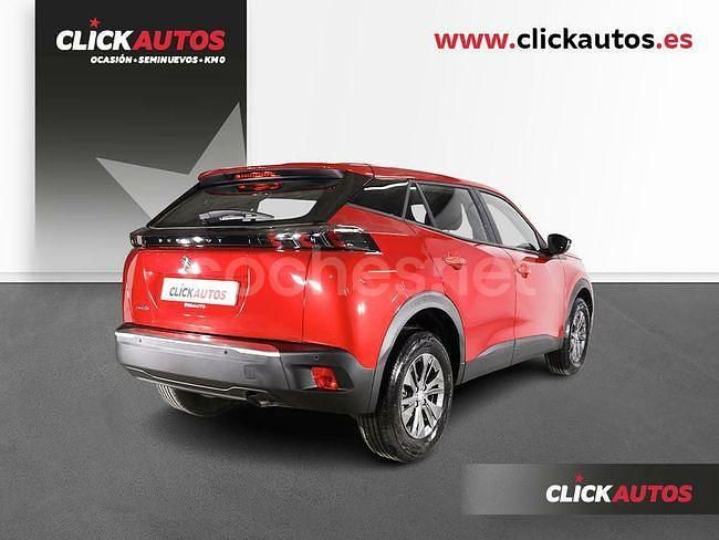 Usado Peugeot 2008 Active 100 CV (73 kW) 2023 Rojo SUV