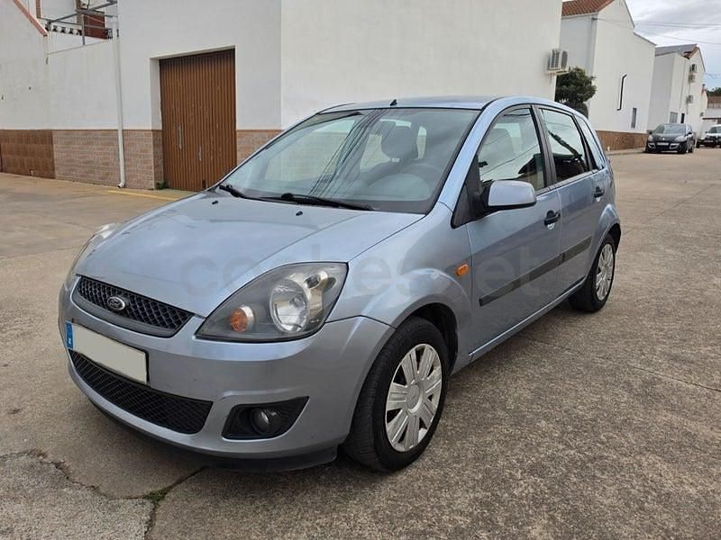 Usado Ford Fiesta 90 CV (66 kW) 2007 Azul Utilitario