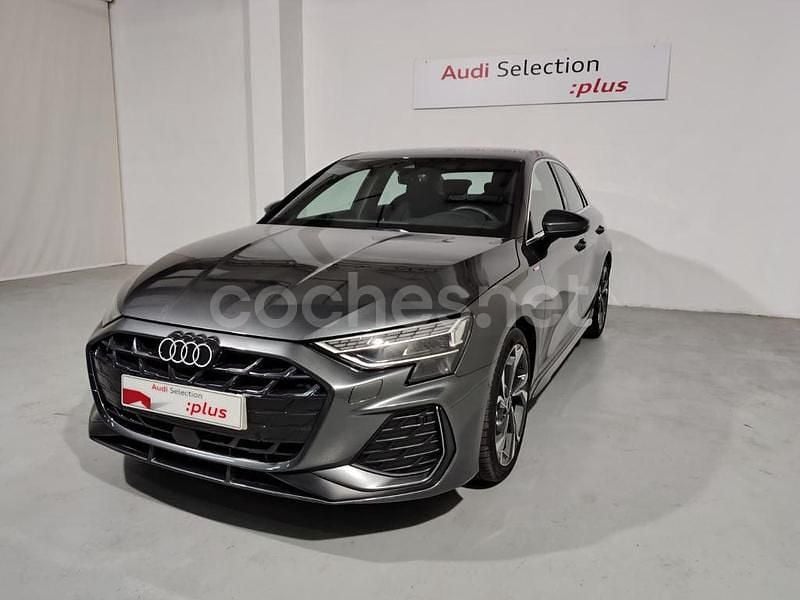 Gris / plata Usado 2025 Audi A3 S-Line Berlina | 36.850 € (Buen precio) - Imagen 1/4