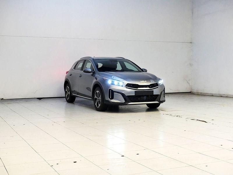 Usado Kia XCeed 141 CV (103 kW) 2023 Gris SUV