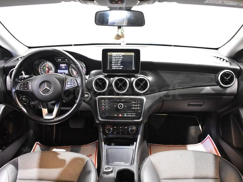 Occasion Mercedes CLA220 Urban 177 PK (130 kW) 2015 Grijs Sedan