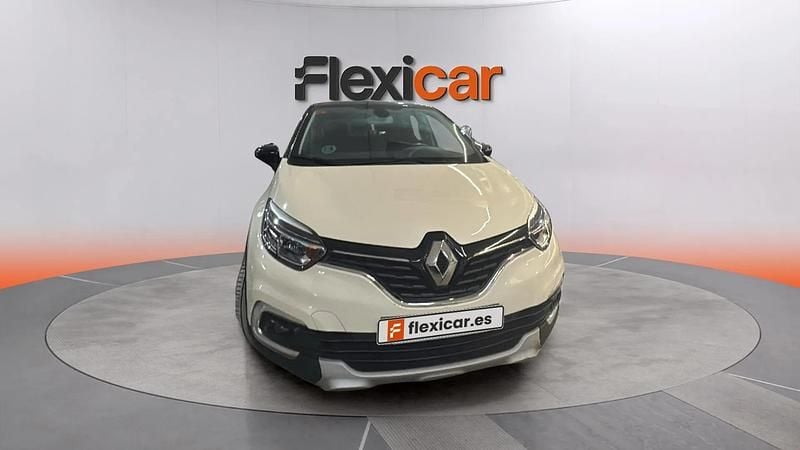 Usado Renault Captur Zen 131 CV (96 kW) 2019 Beige SUV