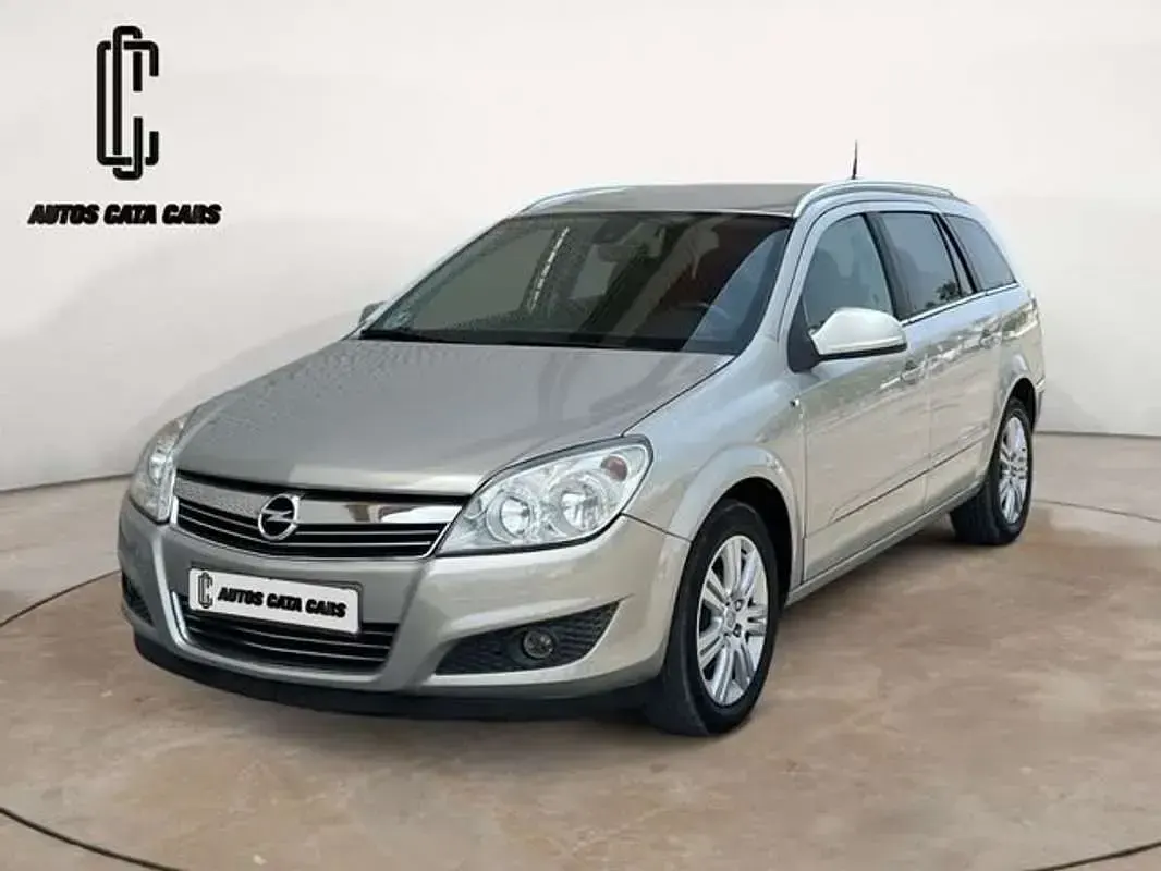 Usado Opel Astra Edition 110 CV (80 kW) 2010 Familiar