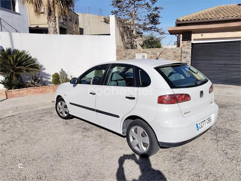 Blanco Usado 2002 Seat Ibiza Stella Berlina | 2900 € (Precio justo) - Imagen 1/4