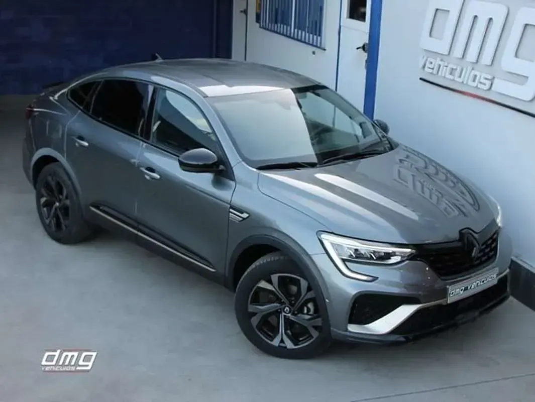 Usado Renault Arkana 145 CV (106 kW) 2023 Gris SUV