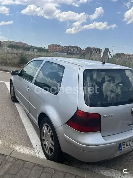 Usado VW Golf IV Advance 100 CV (73 kW) 2002 Gris / plata Berlina