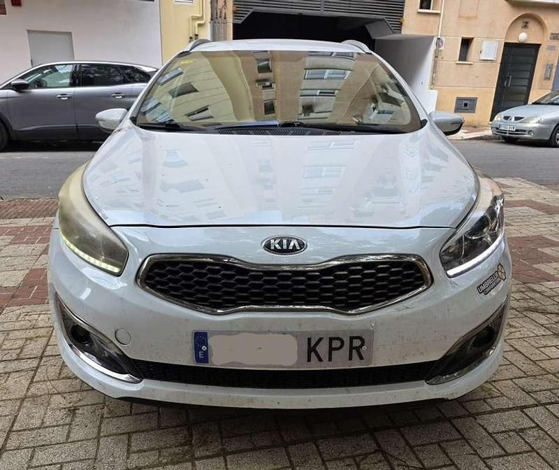 Usado Kia Ceed Sportswagon GT-Line 136 CV (100 kW) 2018 Blanco Familiar