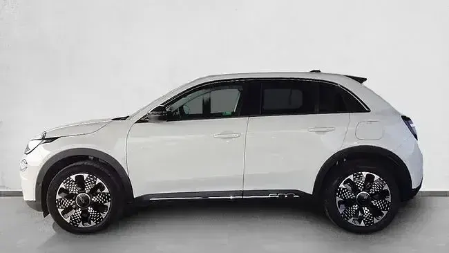 Usado Fiat 600 La Prima 136 CV (100 kW) 2025 Blanco SUV