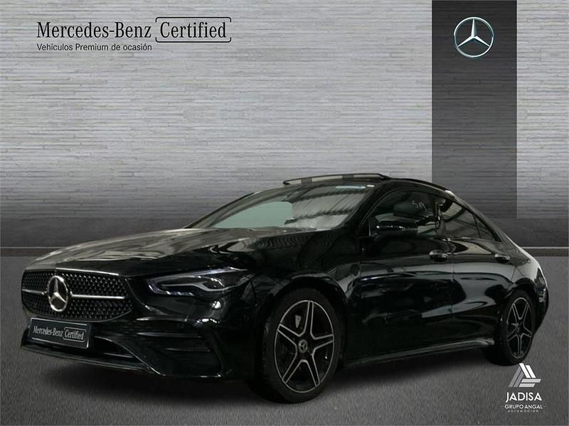 Usado Mercedes CLA200 AMG line 163 CV (119 kW) 2025 Negro cosmos Berlina