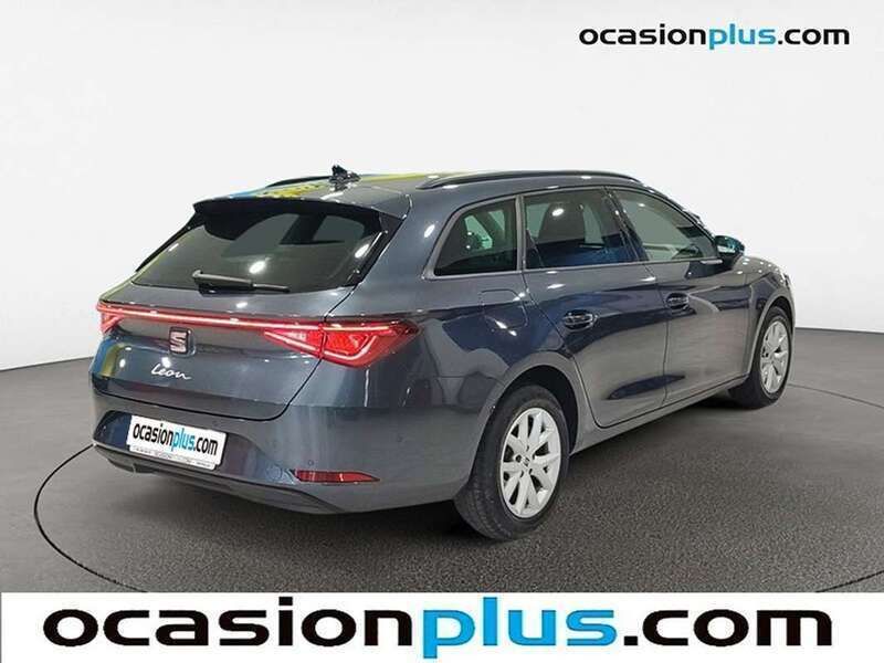 Usado Seat Leon ST Style 110 CV (80 kW) 2023 Gris Familiar