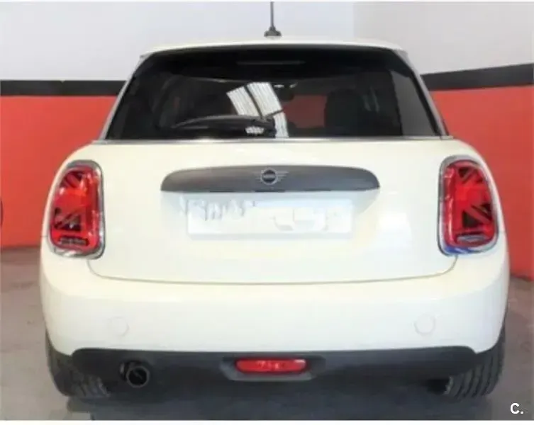 Usado Mini ONE 102 CV (75 kW) 2019 Beige Utilitario
