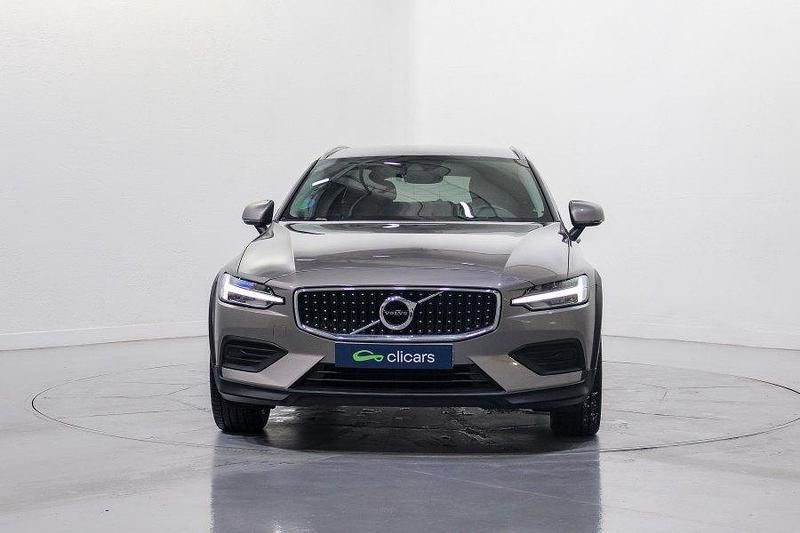Usado Volvo V60 CC Pro 197 CV (144 kW) 2021 Familiar