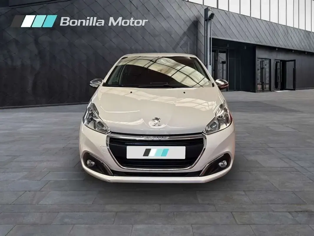 Usado Peugeot 208 Style 101 CV (74 kW) 2016 Blanco Utilitario