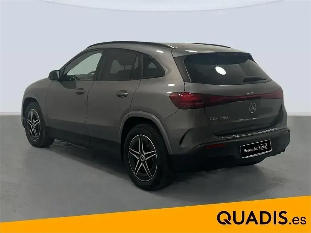 Usado Mercedes EQA250+ 139 kW (190 CV) 2025 Gris SUV