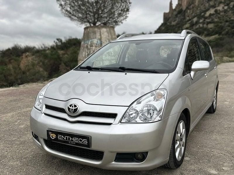 Usado Toyota Corolla Verso Sol 136 CV (100 kW) 2007 Gris / plata Monovolumen