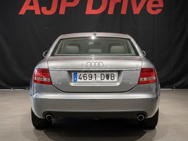 Usado Audi A6 177 CV (130 kW) 2006 Gris / plata Berlina