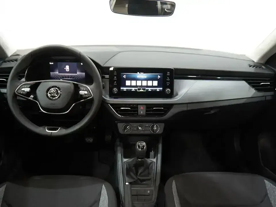 Nuevo Skoda Scala Essence 95 CV (69 kW) 2025 Blanco Utilitario