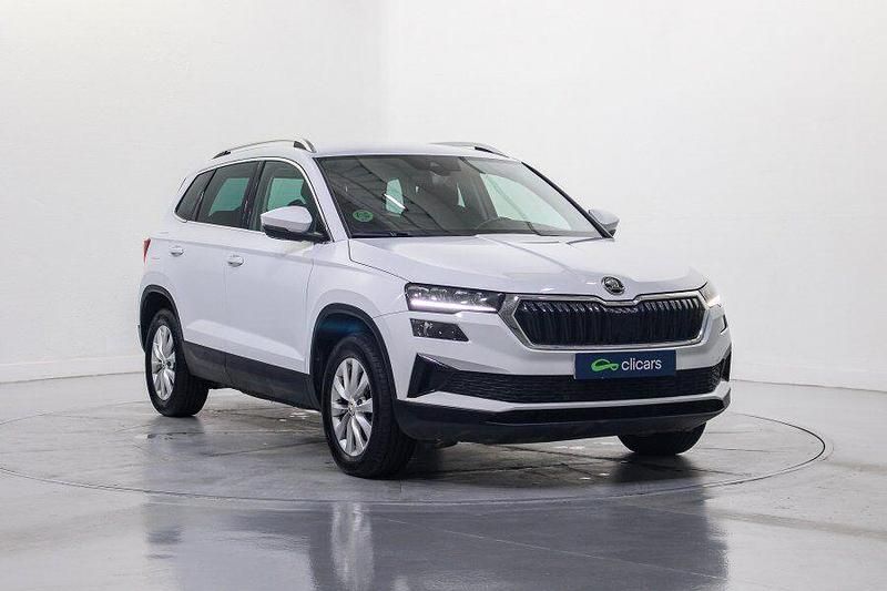 Usado Skoda Karoq Ambition 150 CV (110 kW) 2022 Blanco SUV
