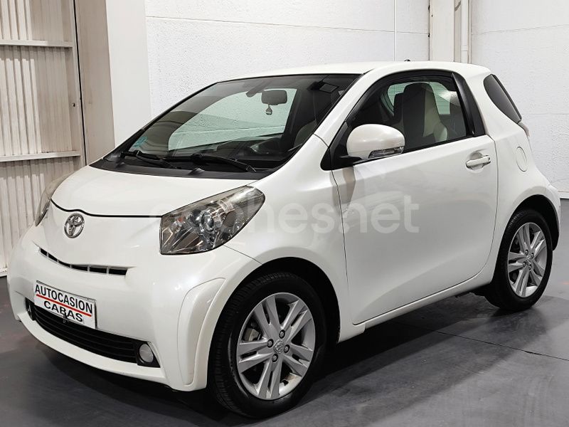 Blanco Usado 2011 Toyota iQ Multidrive S Utilitario | 8800 € - Imagen 1/4