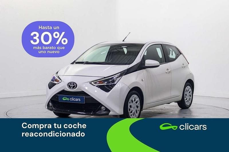 Blanco Usado 2019 Toyota Aygo X-play Utilitario | 9490 € (Precio justo) - Imagen 1/4