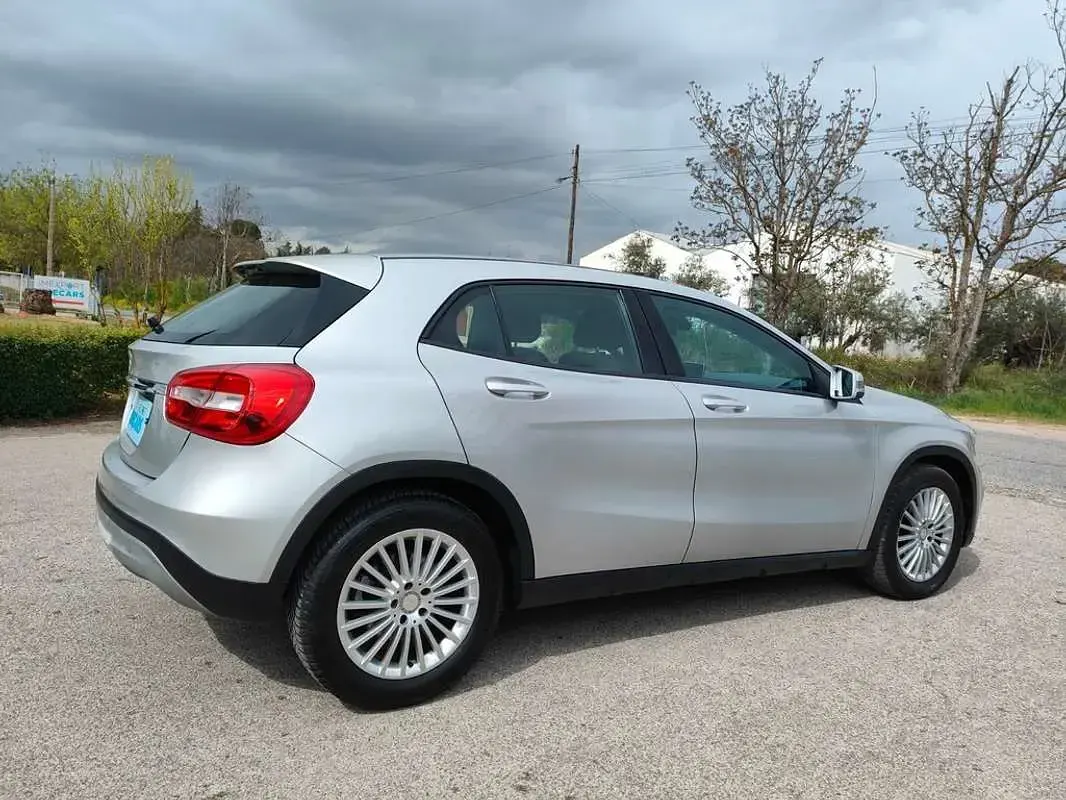 Brugt Mercedes GLA200 136 HK (100 kW) 2017 Grå SUV