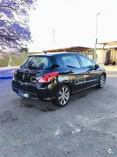 Usado Peugeot 308 90 CV (66 kW) 2010 Negro Berlina