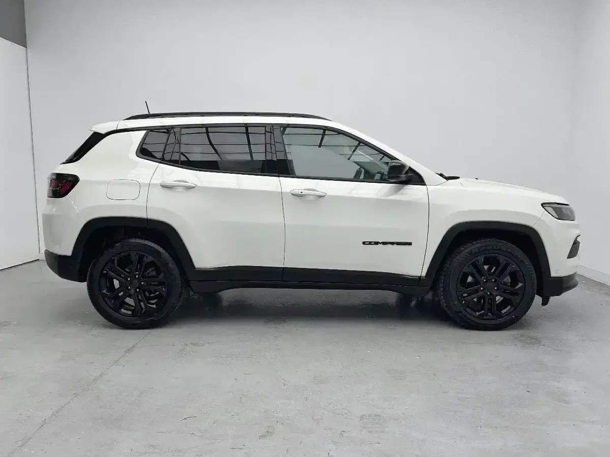 Usado Jeep Compass Night Eagle 130 CV (95 kW) 2022 Blanco SUV