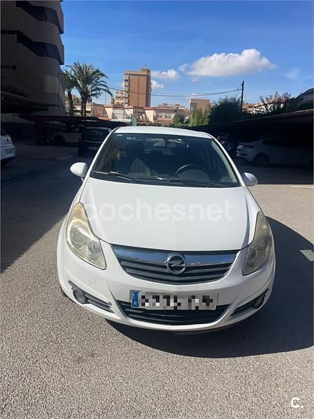 Blanco Usado 2008 Opel Corsa Cosmo Berlina | 3900 € (Precio justo) - Imagen 1/4