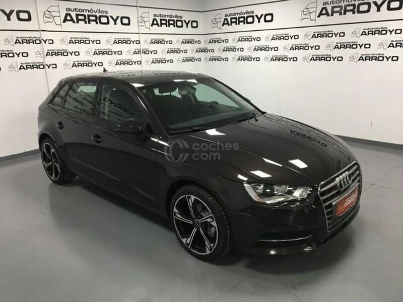 Usado Audi A3 Sportback Attraction 110 CV (80 kW) 2016 Marrón Utilitario