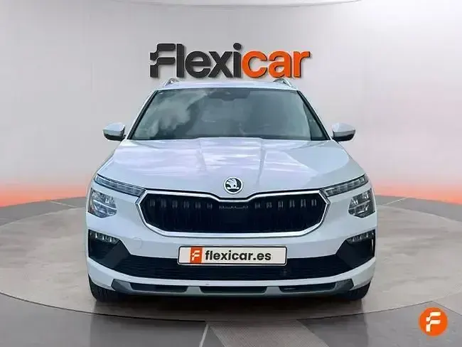 Usado Skoda Kamiq Selection 95 CV (69 kW) 2024 Blanco SUV