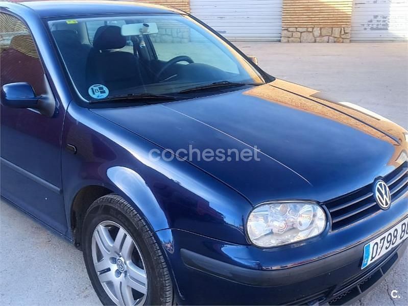 Azul Usado 2001 VW Golf Highline Berlina | 3500 € (Precio justo) - Imagen 1/4