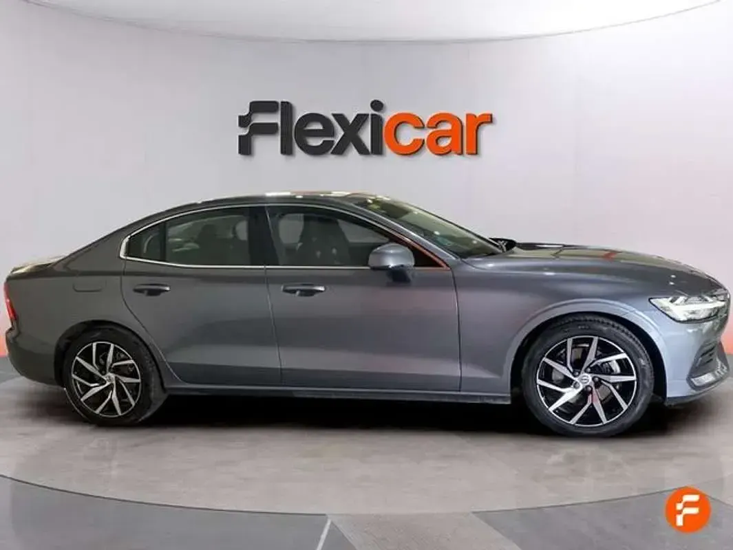 Usado Volvo S60 190 CV (139 kW) 2020 Gris Berlina