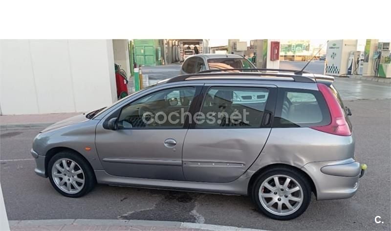 Usado Peugeot 206 GTi 138 CV (101 kW) 2004 Gris / plata Familiar