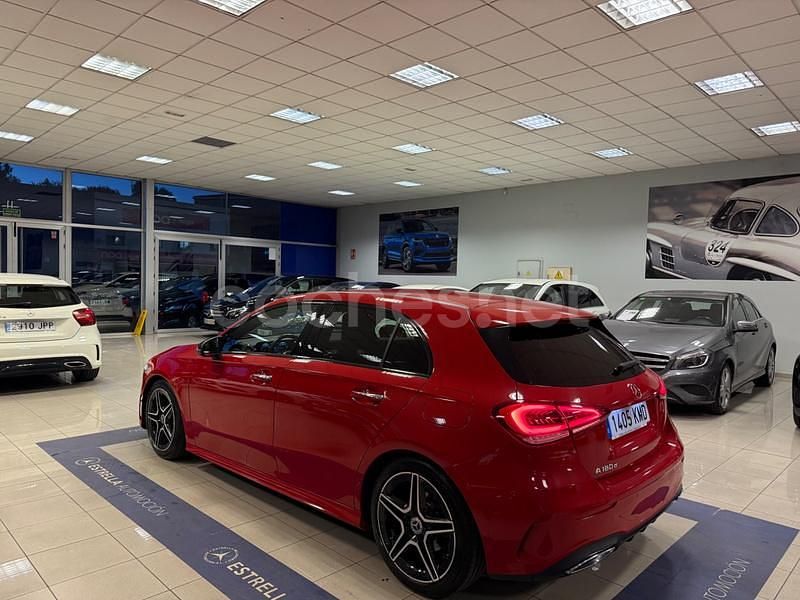 Usado Mercedes A180 116 CV (85 kW) 2018 Rojo Berlina