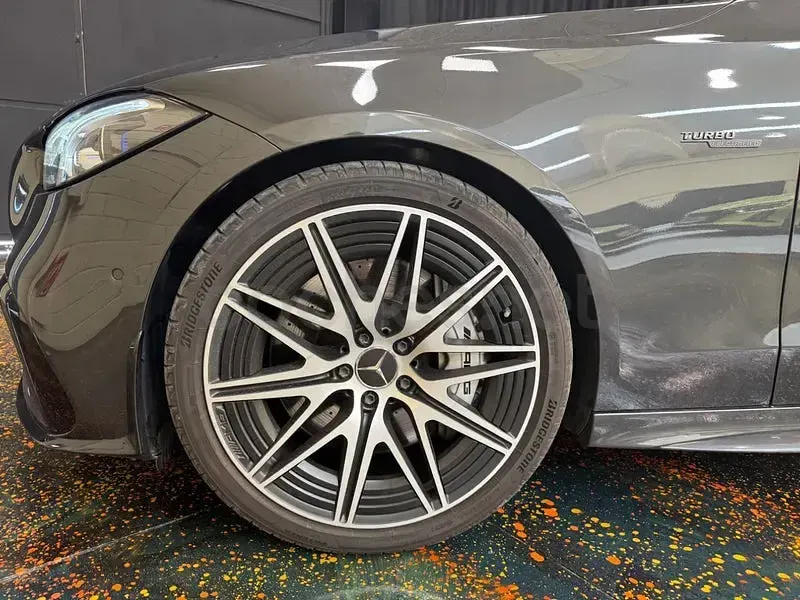 Usado Mercedes C43 AMG 408 CV (300 kW) 2023 Gris / plata Familiar