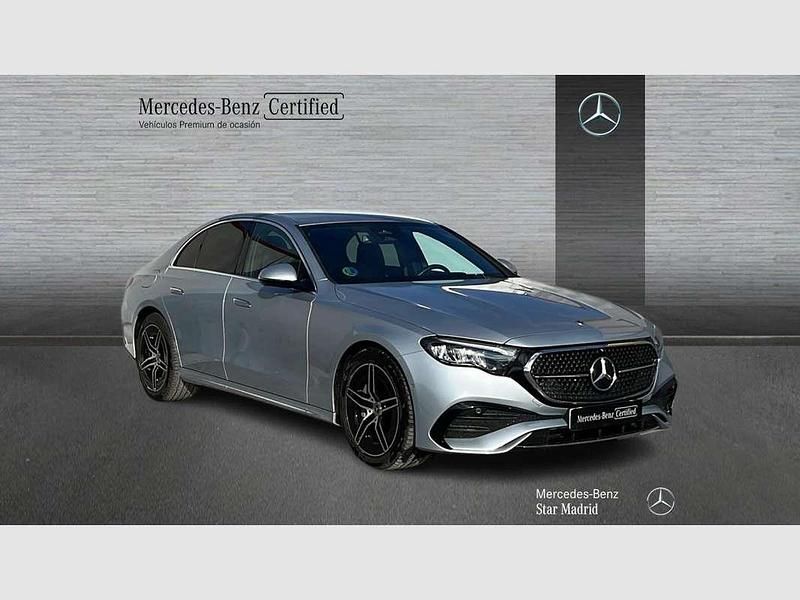 Usado Mercedes E220 144 CV (105 kW) 2025 Plateado Berlina